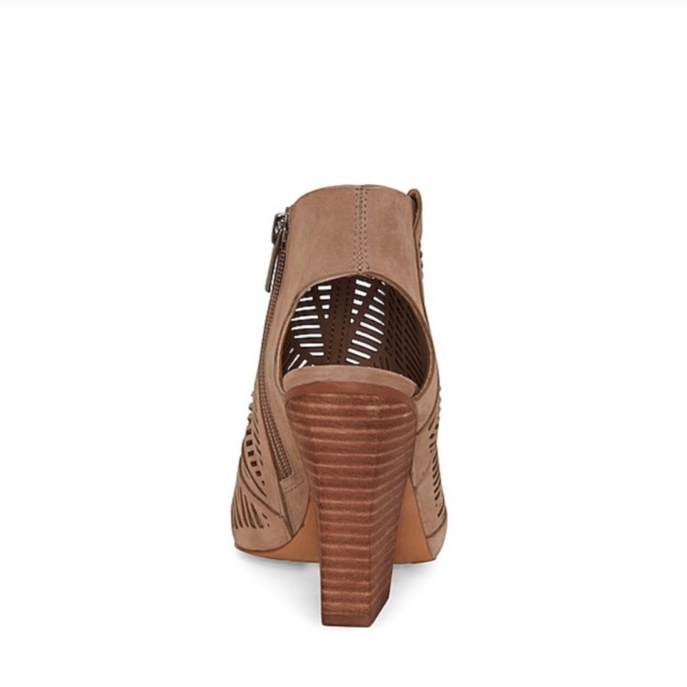 Vince Camuto Tan Heeled Kimora Sandals size 8 - Picture 3 of 4